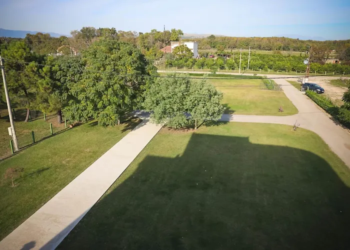 Hamptons Village Apartments Ada Bojana