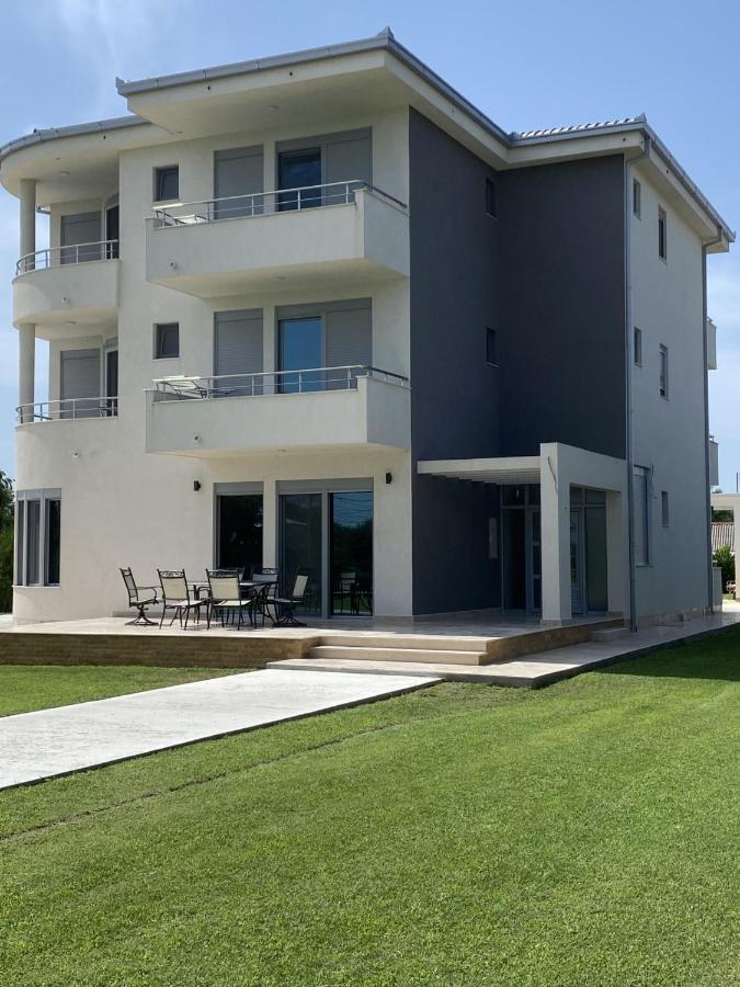 Hamptons Village Ada Bojana Apartment